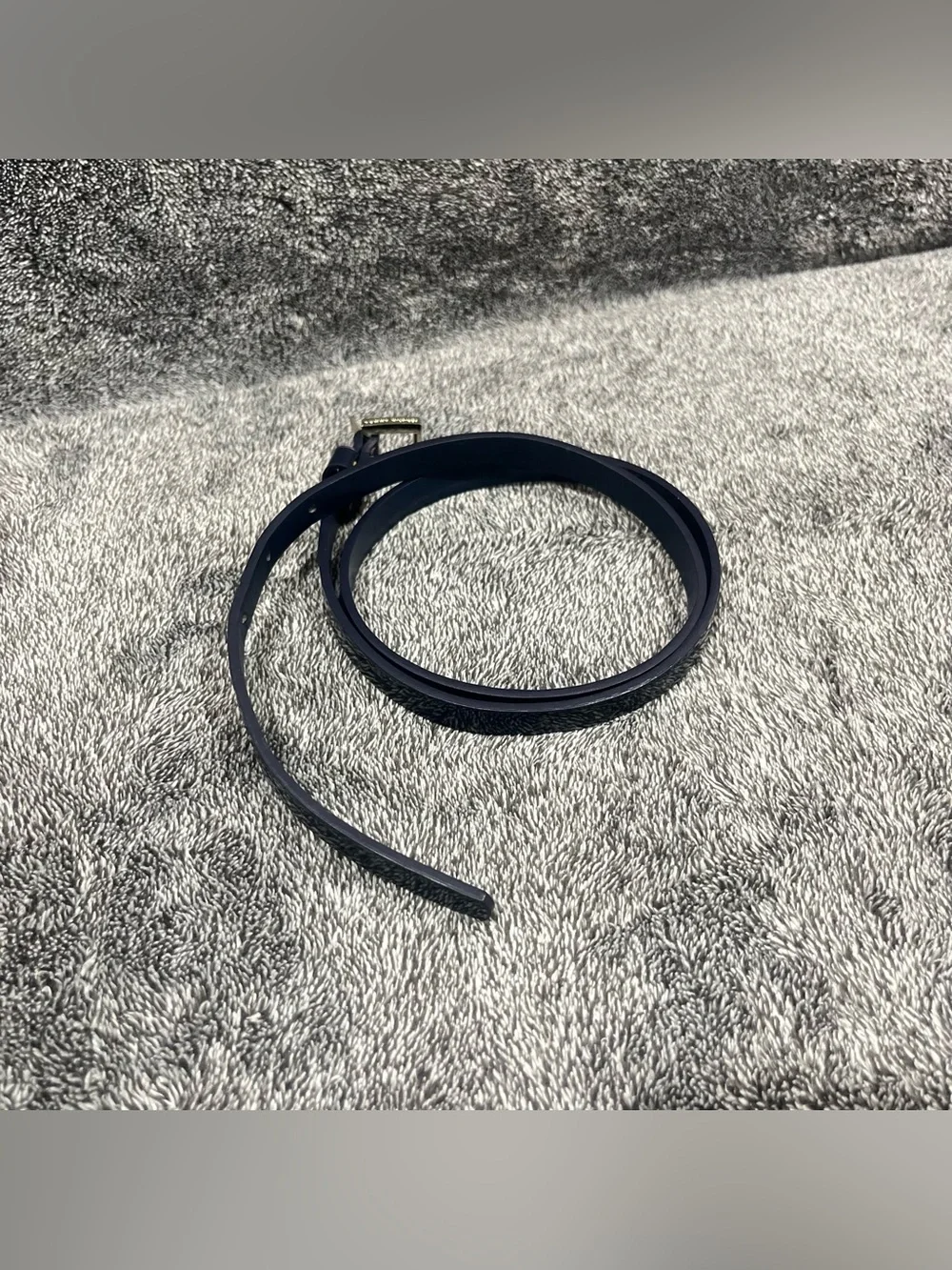 Tommy Hilfiger glossy Navy Blue slim Belt size 10 (37 inches long)